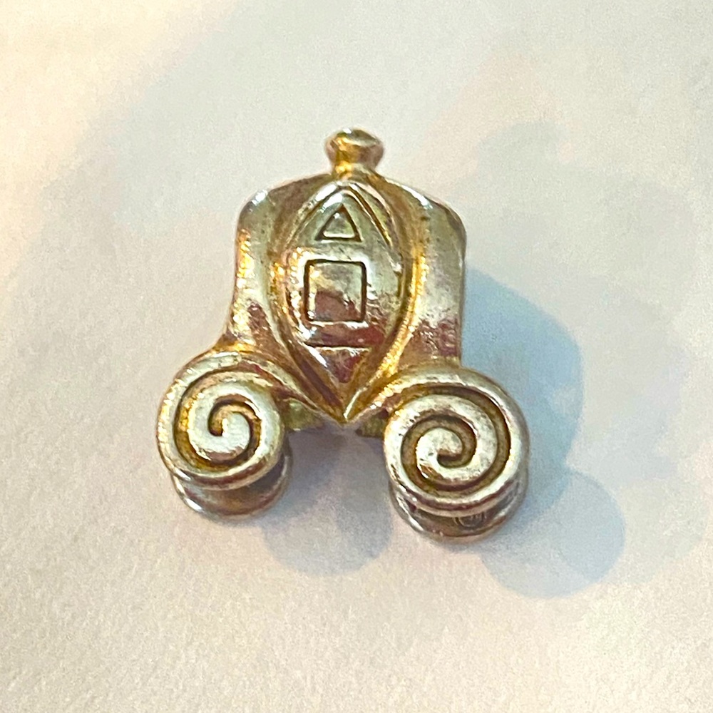 Pandora carriage charm
